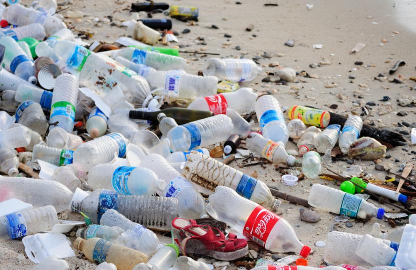 bottle pollution oceans - tech urdu